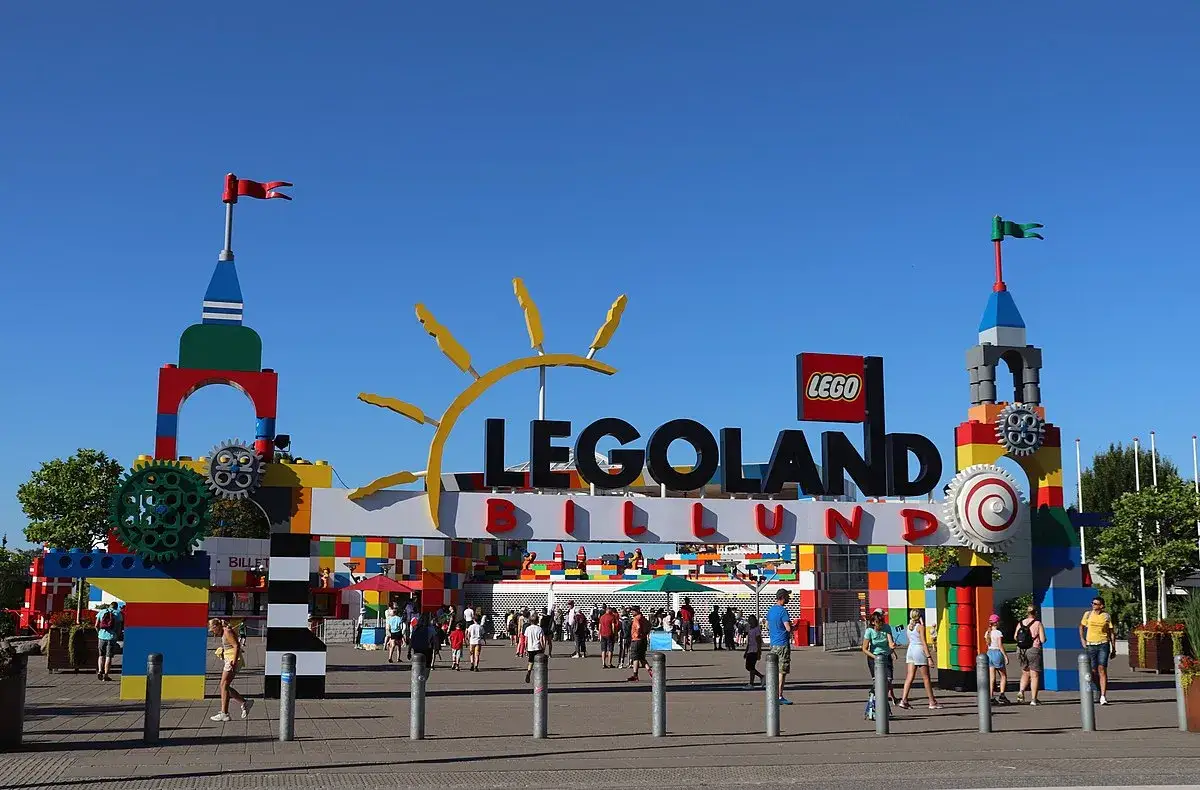 Por&oacute;wnanie Legoland Billund i Legoland Deutschland