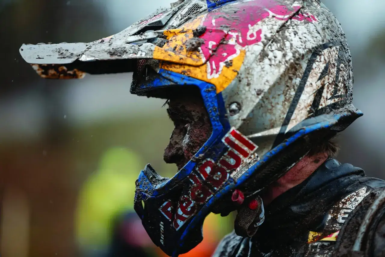 Zdjęcie Jak czyścić kask motocyklowy, aby uniknąć uszkodzeń i poprawić bezpieczeństwo