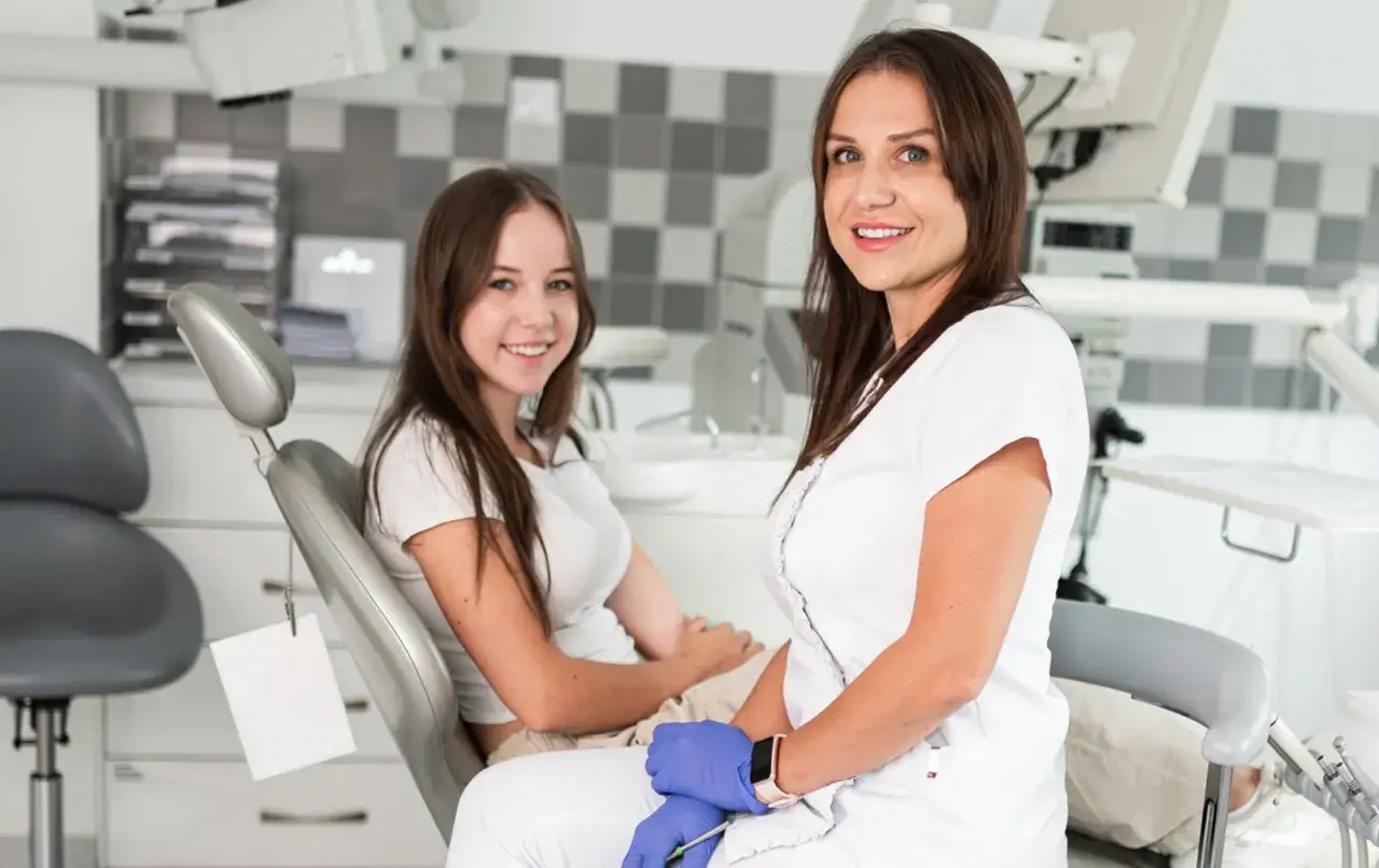 Dentysta implantolog ortodonta stomatolog estetyczny