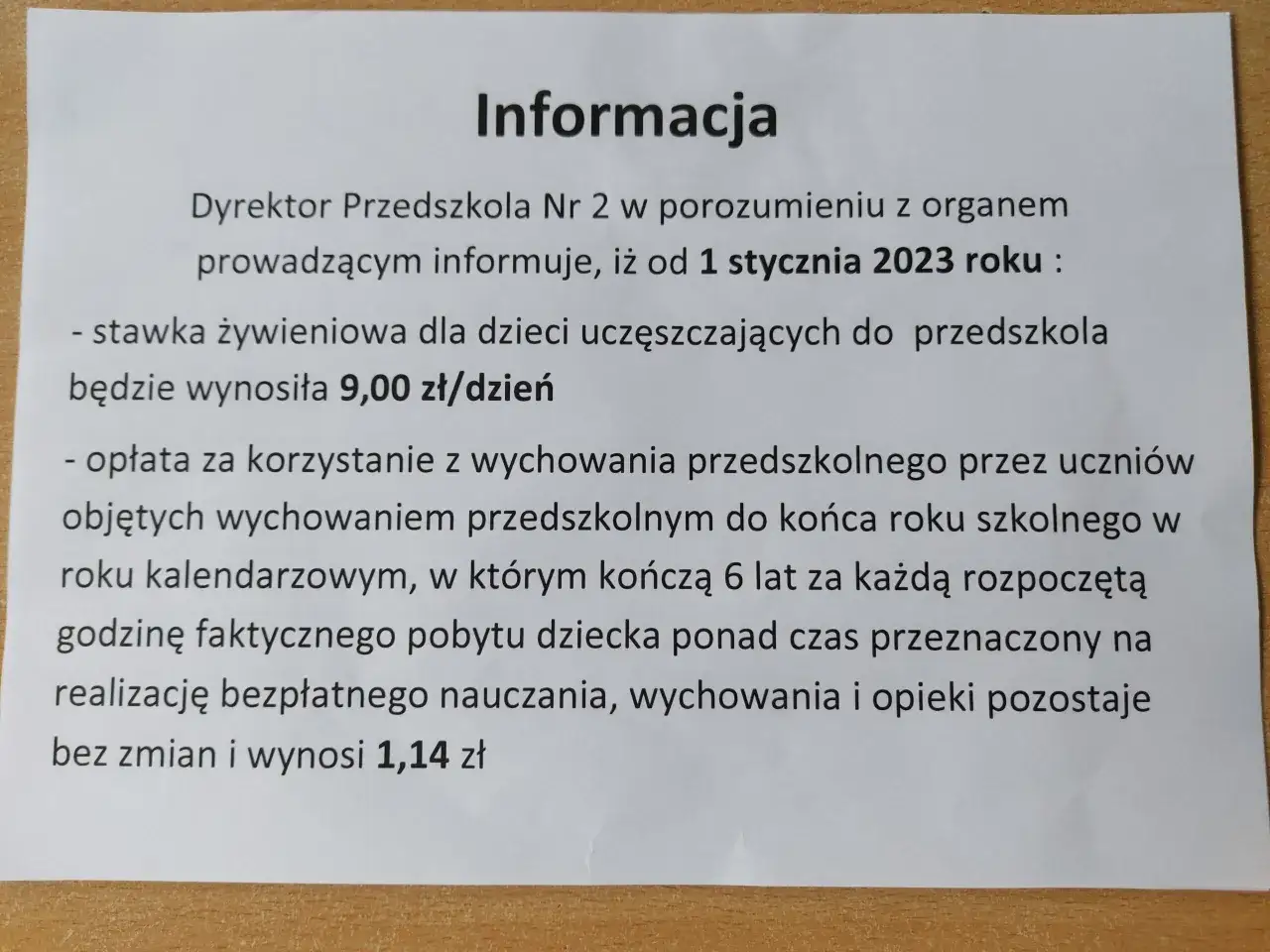 Informacja o tym, ile kosztuje przedszkole publiczne: stawka żywieniowa 9 zł/dzień, opłata za dodatkowe godziny 1,14 zł.