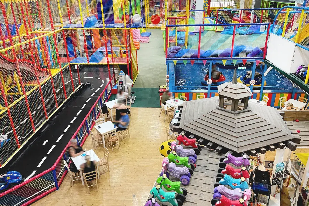 Indoor Spielplatz Familie