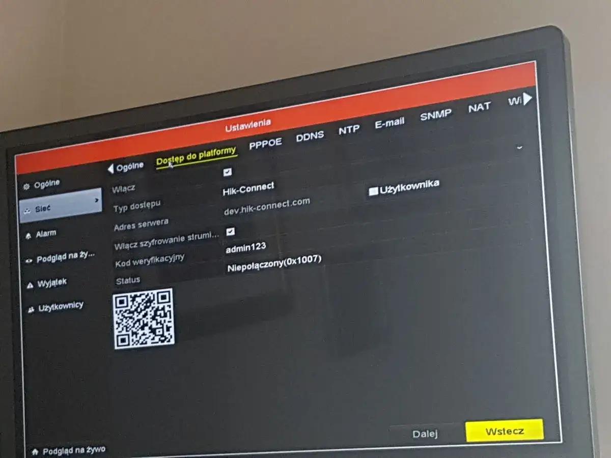 Ustawienia Hik-Connect: dostęp do platformy, włączone szyfrowanie strumieni. Kod weryfikacyjny: admin123. Status: niepołączony.