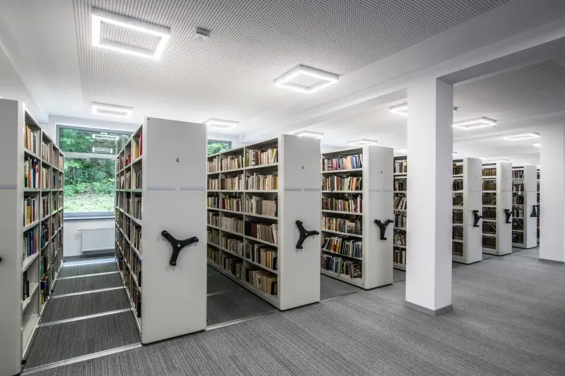 Biblioteka publiczna wnętrze