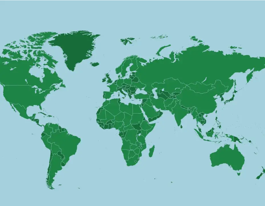 mapa świata, quiz podr&oacute;żniczy, odkrywanie kraj&oacute;w, osoba wybierająca kierunek