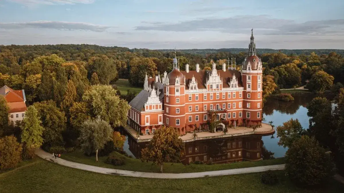 Park Mużakowski Nowy Zamek i ogrody panorama