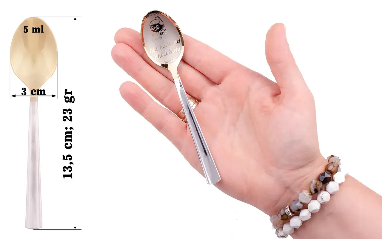 Mała łyżeczka do herbaty ma pojemność 5 ml. Jest to elegancki dodatek, idealny na prezent.