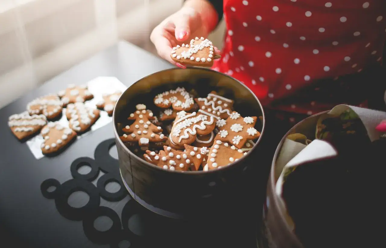 przechowywanie pierniczk&oacute;w metalowa puszka
