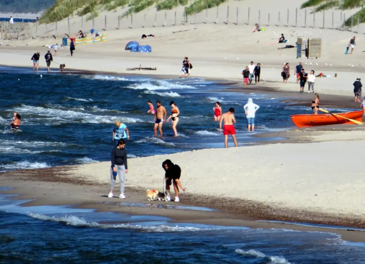 Plaża Zachodnia Ustka bunkry kładka