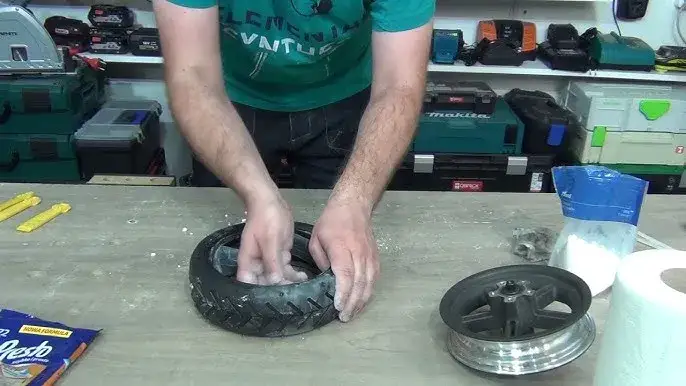 Wymiana opony prz&oacute;d hulajnoga Xiaomi krok po kroku