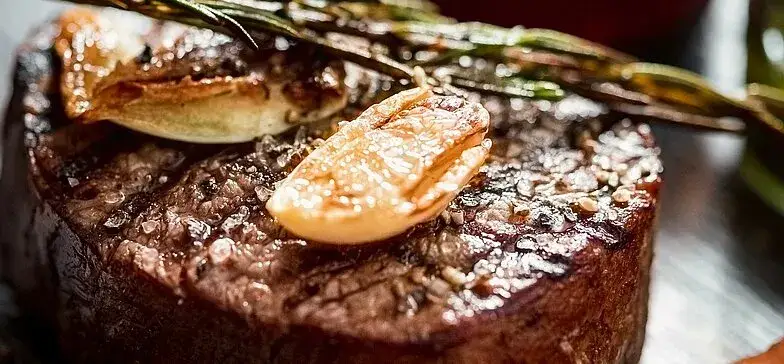 Zdjęcie Gdzie zjeść w Łodzi? Odkryj najlepsze restauracje i smaki miasta