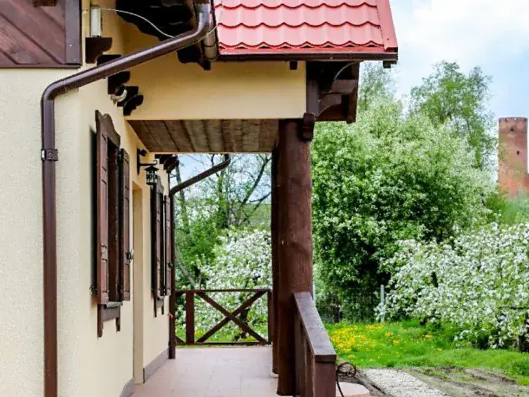 Zdjęcie Dworek Czersk - idealne miejsce na rodzinny wypoczynek nad jeziorem