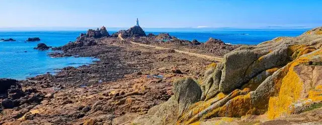 Zdjęcie Czy wyspa Jersey należy do Unii Europejskiej? Odkryj prawdę o jej statusie