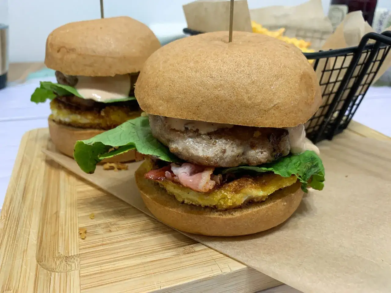 Zdjęcie Jak zrobić burgera drwala - prosty przepis na pysznego burgera