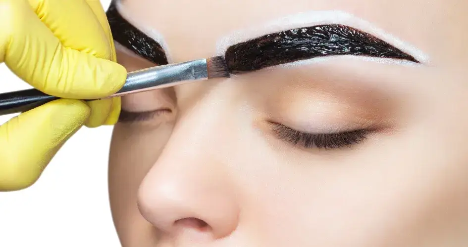 Zdjęcie Henna pudrowa ile się utrzymuje? Odkryj, jak długo cieszyć się efektem