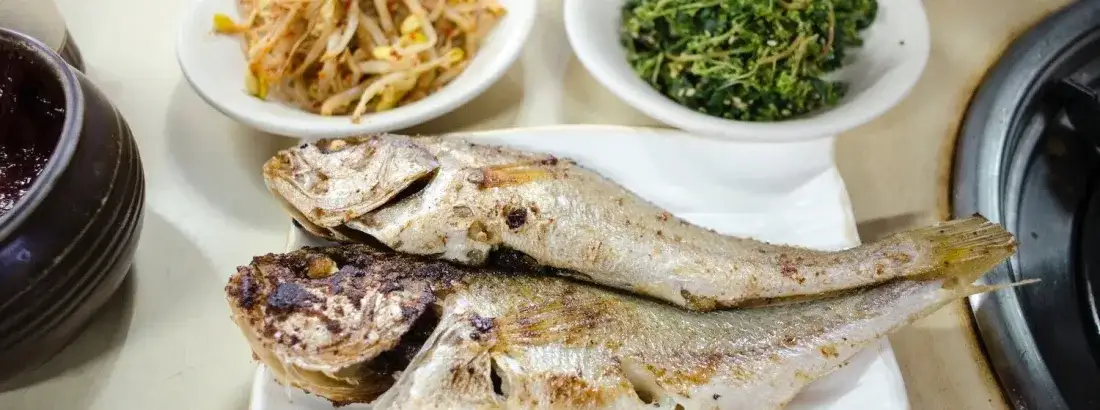 Zdjęcie Skuteczne sposoby na pozbycie się zapachu ryby z piekarnika