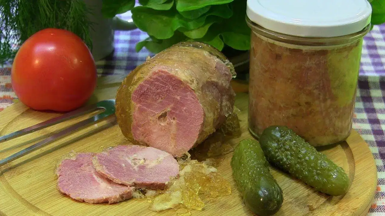Zdjęcie Jak przygotować wieprzowinę w sosie własnym w słoiku, aby była pyszna?