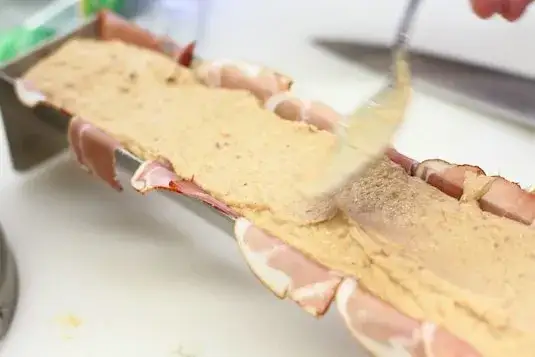 Zdjęcie Jak zrobić pasztet z królika do słoików, który zachwyci smakiem