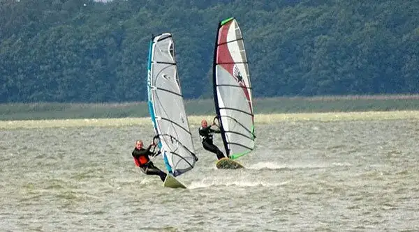 Windsurfing i kitesurfing na Jeziorze Gardno