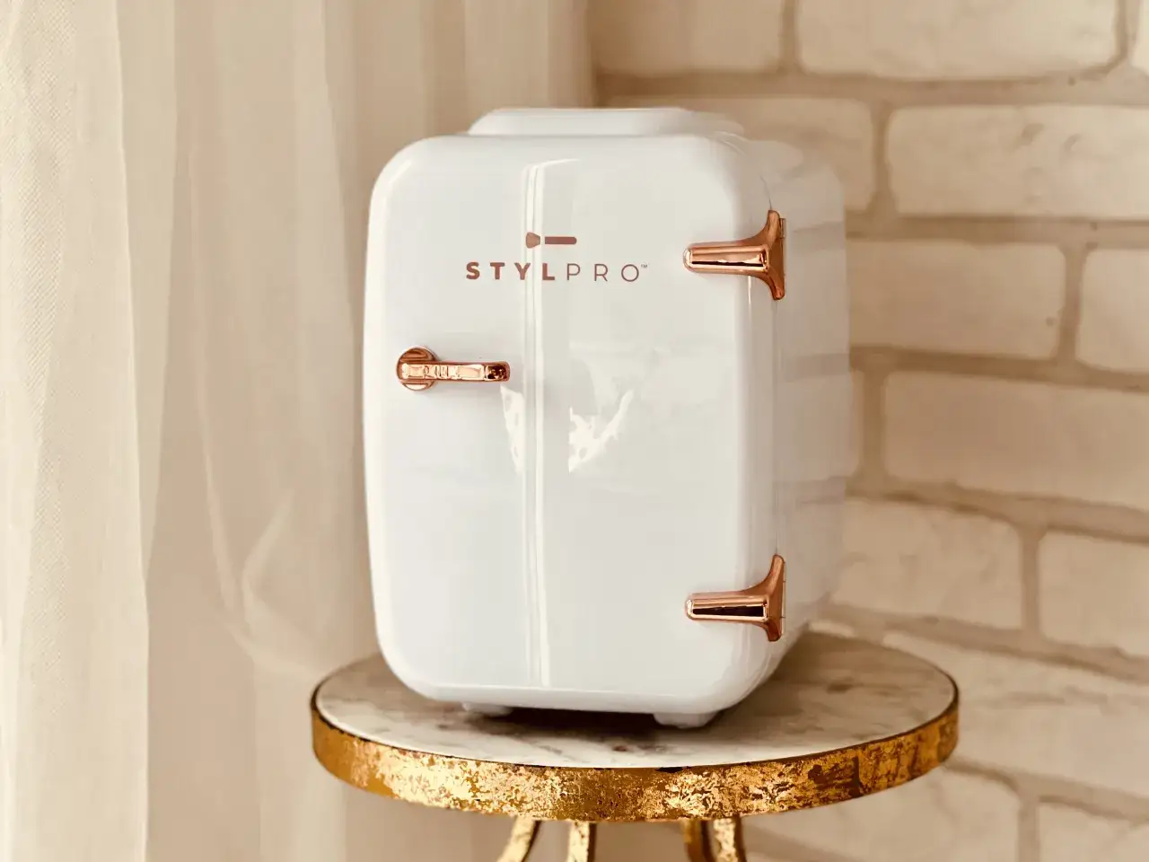 mini lod&oacute;wka na kosmetyki