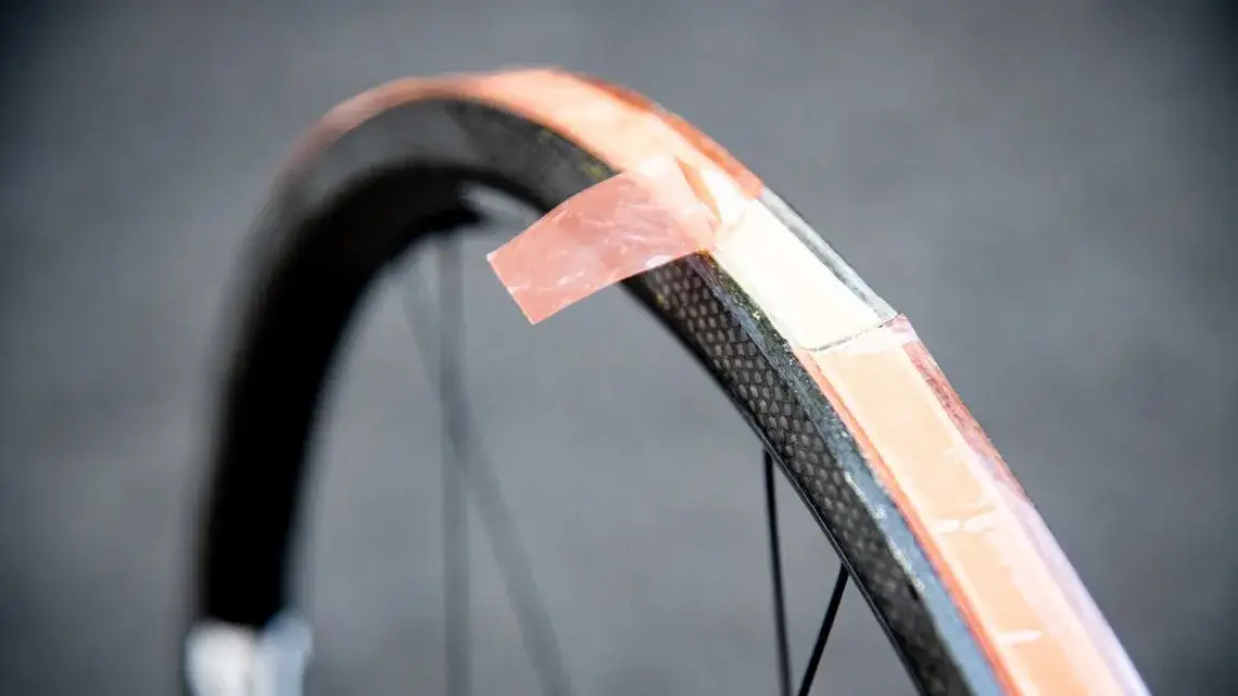 Narzędzia do montażu opon rowerowych tubeless szytki