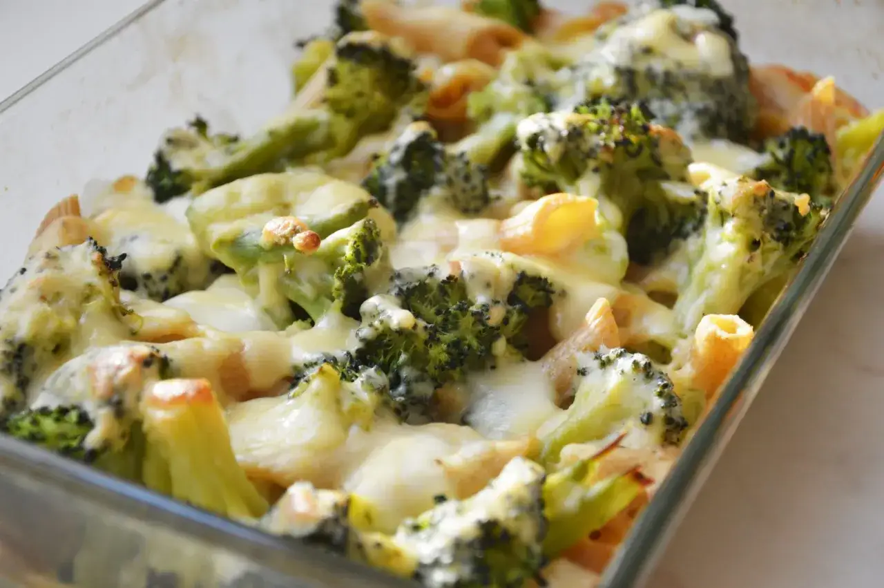 serowa zapiekanka z brokułami idealny obiad