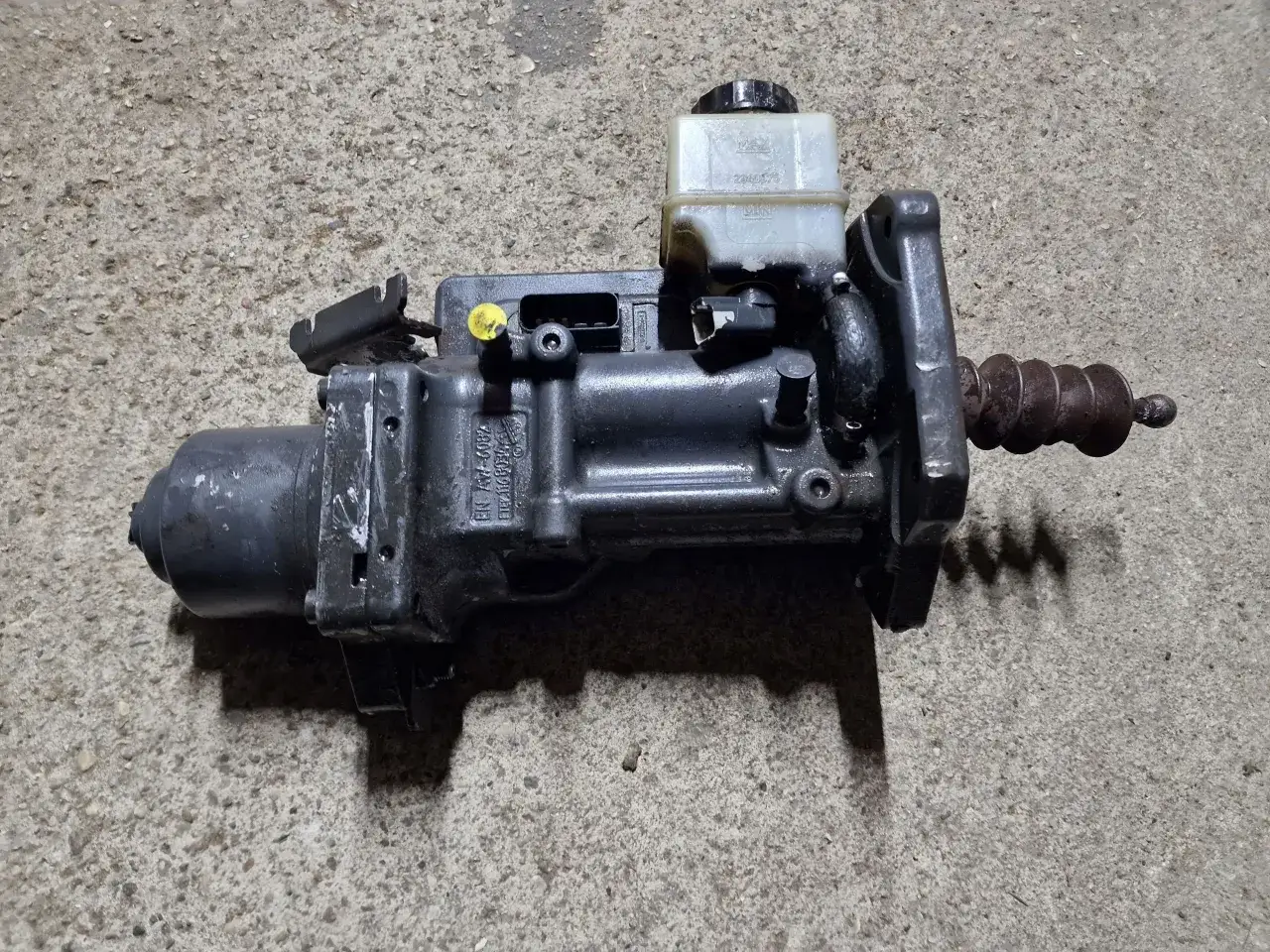 wysprzęglik centralny budowa