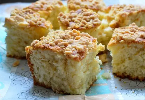 składniki na placek drożdżowy