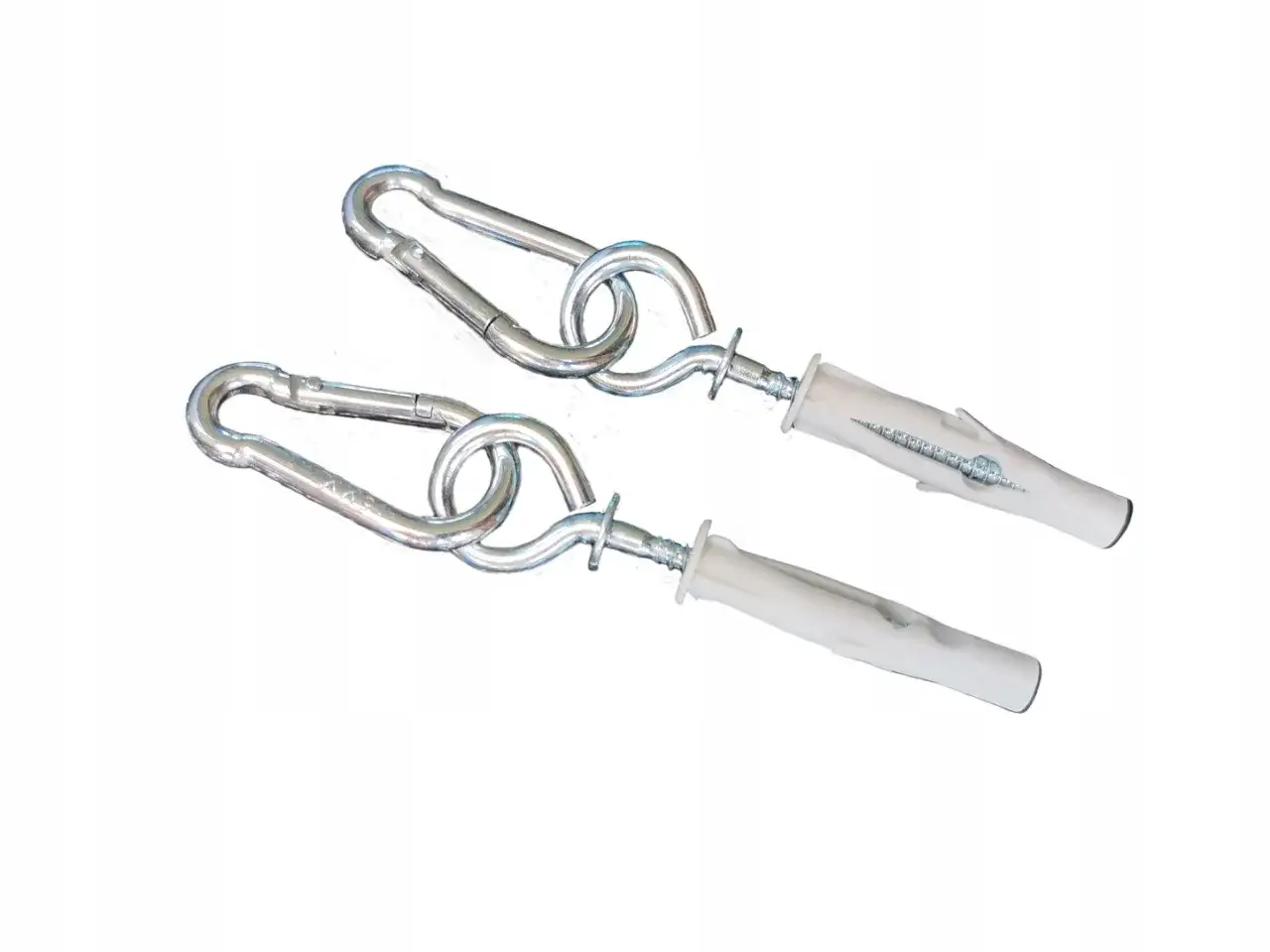 Zestaw do montażu huśtawki do sufitu: karabińczyki i kołki rozporowe. Ułatwia zawieszenie huśtawki.