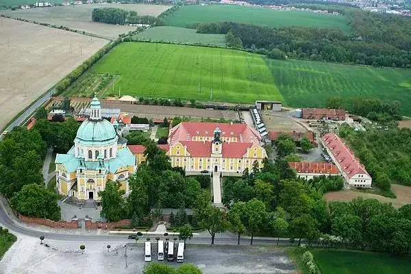 Zdjęcie Sanktuarium w Gostyniu: Odkryj jego niezwykłe znaczenie i historię