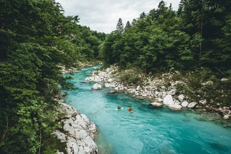 Dolina Soczy rzeka szmaragdowa Alpy Julijskie
