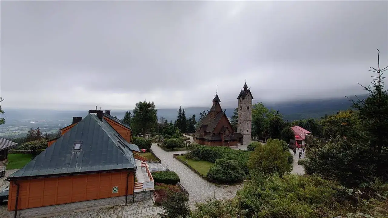 Karpacz G&oacute;rny widok Świątynia Wang