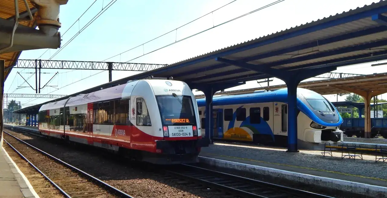 r&oacute;żne pociągi w Polsce przewoźnicy