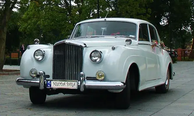 klasyczne auto do ślubu Rolls-Royce Bentley