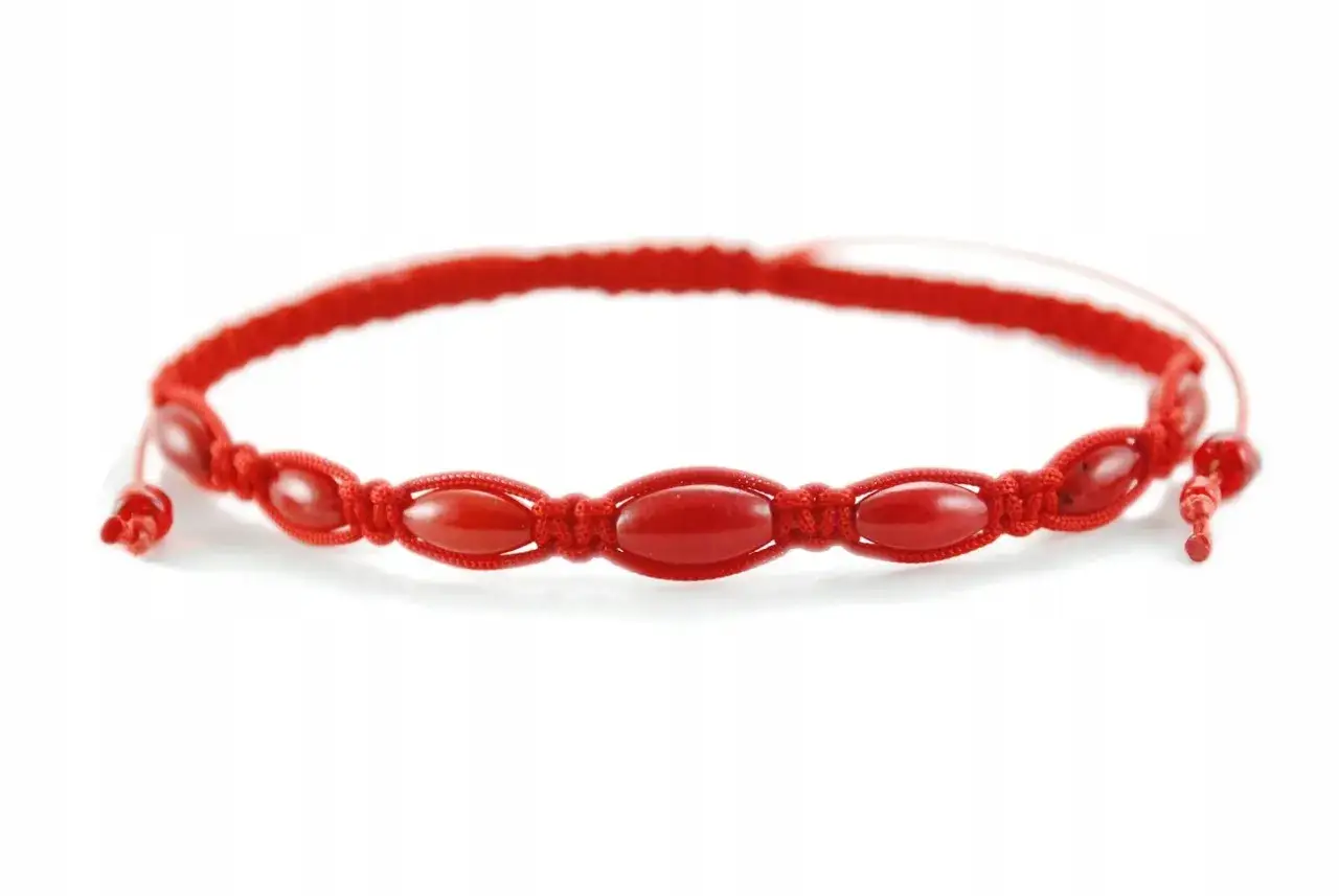 starożytna biżuteria z korala czerwonego, koral jako amulet