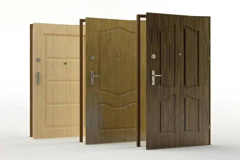 r&oacute;żne gatunki drewna na drzwi zewnętrzne