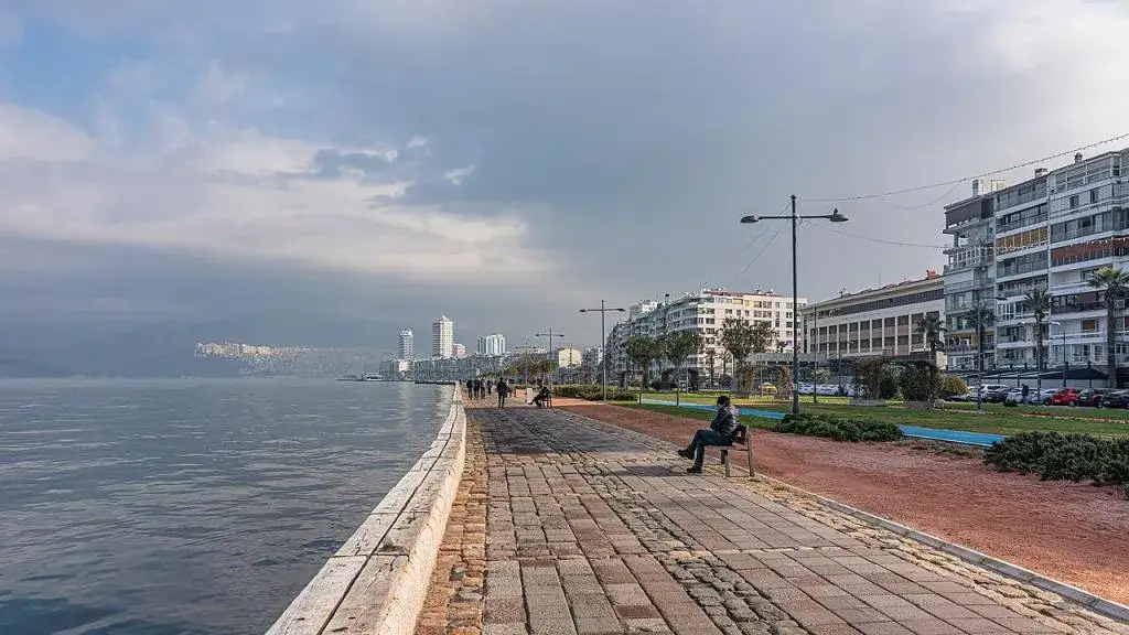 Izmir Kordon promenada Morze Egejskie