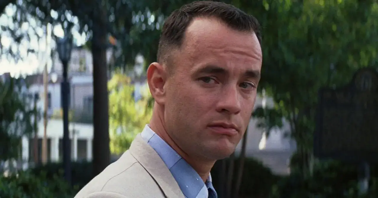 Tom Hanks jako Forrest Gump. Zastanawiasz się, w jakich filmach grał Tom Hanks?
