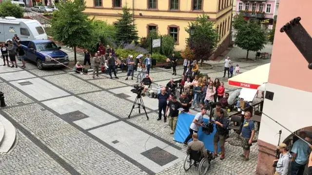 Zdjęcie Gdzie kręcono film Miłość jest blisko – tajemnicze miejsca i plenery filmowe