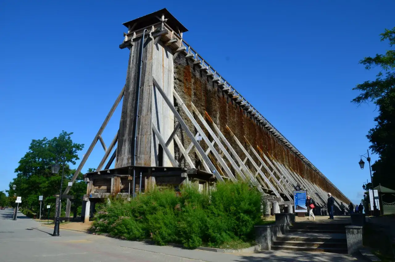 Tężnia solankowa w Inowrocławiu, gdzie jest najwięcej jodu w Polsce.