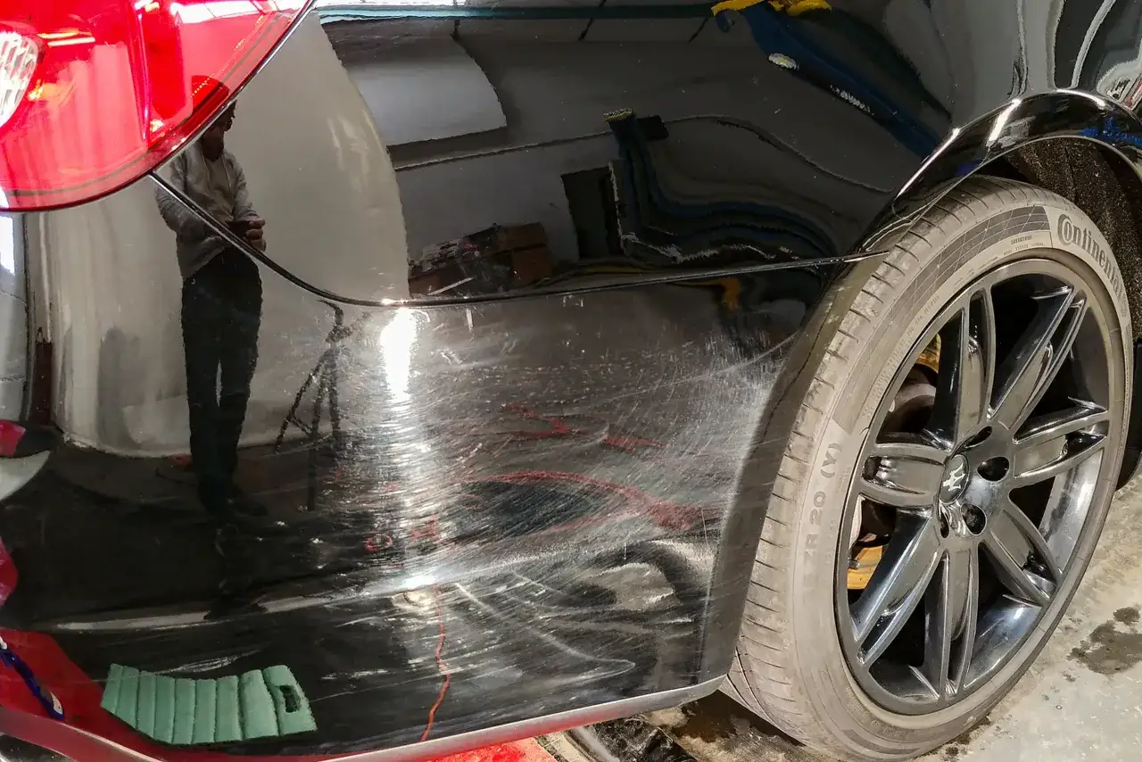 polerowanie samochodu przed i po