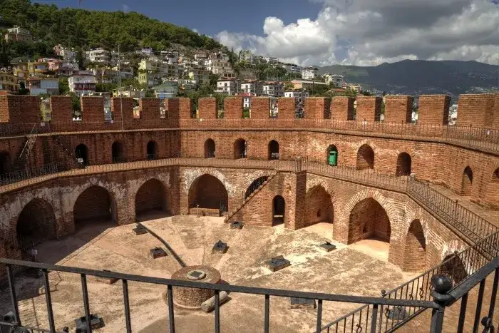 Zamek Alanya i Czerwona Wieża