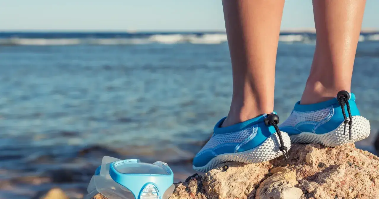 buty do wody na kamieniste plaże Grecja