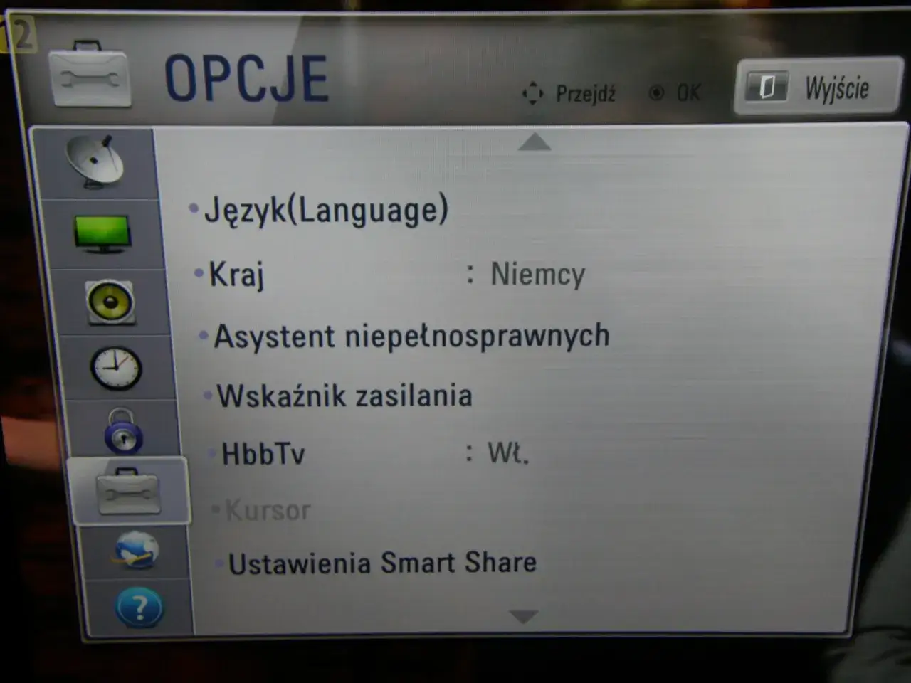 HbbTV logo i telewizor Smart TV