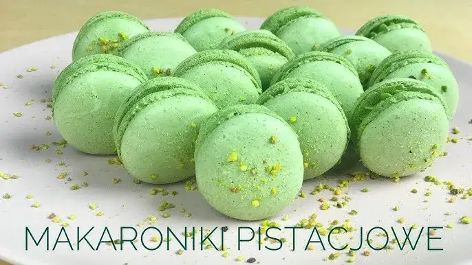makaroniki ze słonym karmelem i pistacjowe