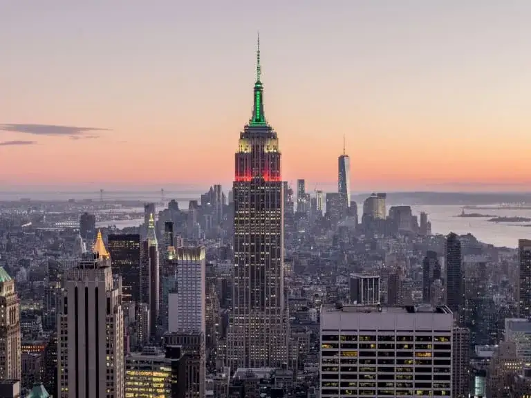 Skyline di New York con Empire State Building e Top of the Rock