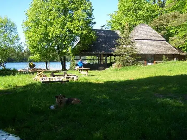 alternatywne noclegi Polska, agroturystyka, schronisko młodzieżowe, pole namiotowe