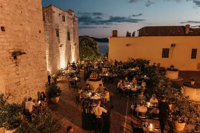 Zdjęcie Szybenik gdzie zjeść: najlepsze miejsca z lokalnym jedzeniem