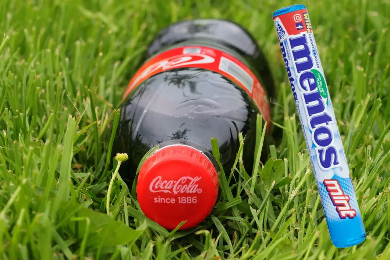 Gejzer z coli i Mentos&oacute;w