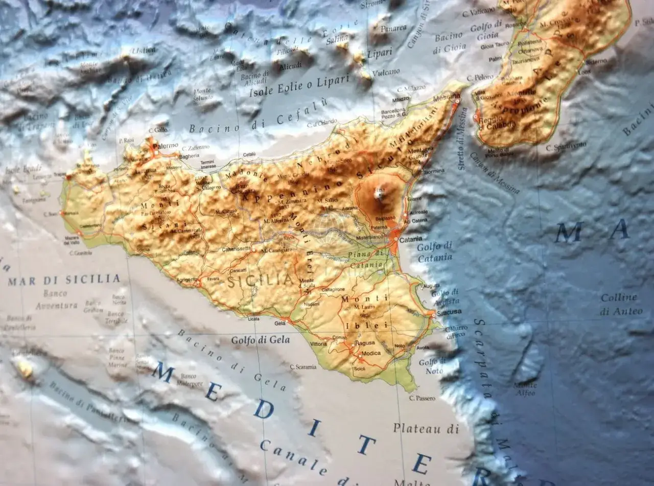 Mapa m&oacute;rz otaczających Włochy