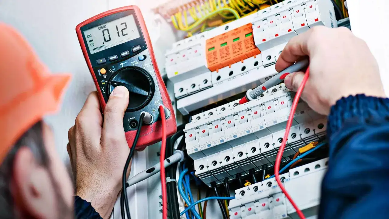 Elektryk z uprawnieniami SEP